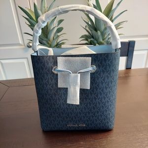 Michael Kors suri bag